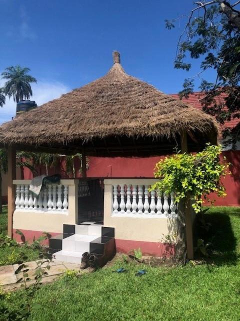 Heda House Bed & Breakfast Sanyang Luaran gambar