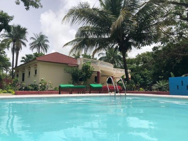 Heda House Bed & Breakfast Sanyang Luaran gambar